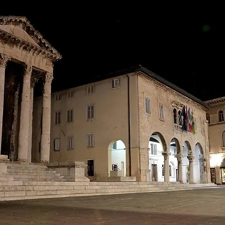 Apartment Patrik-comfortable And Beautiful With Pool Pula